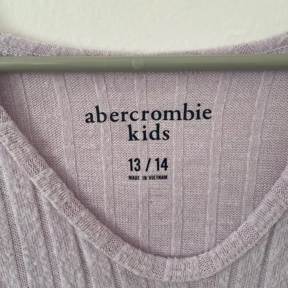 Lilac lace trim sweater - Picture 5 of 5